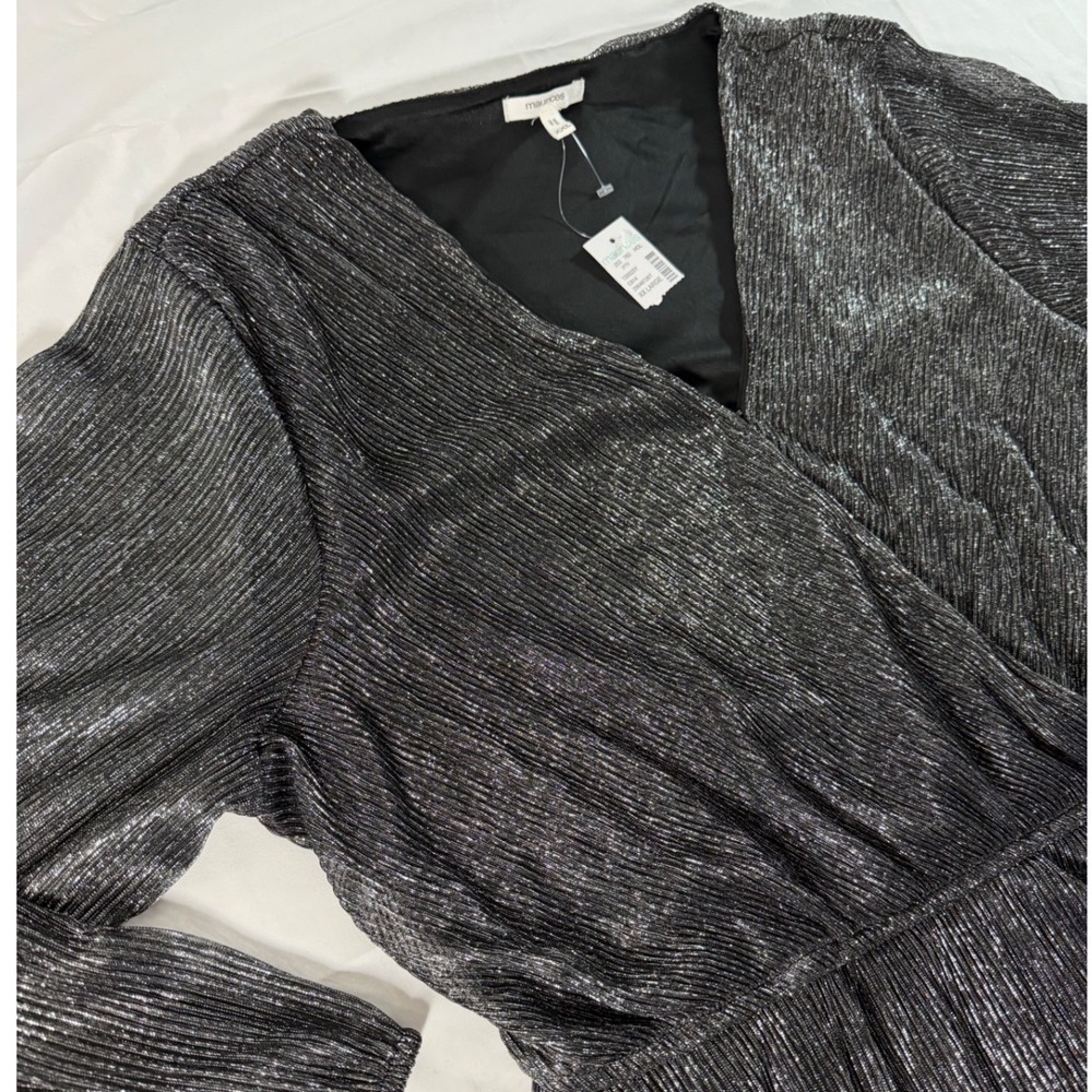Maurices Womens XXL Burgundy Metallic Plisse Peplum Top Long Sleeve V-Neck NWT